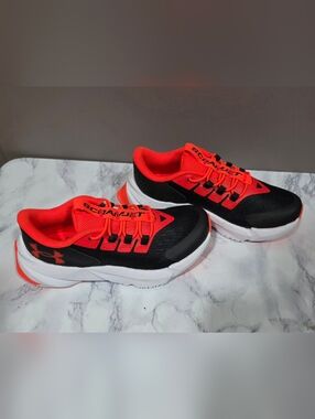 Size 11 Kids' Scramjet Under Armour Sneakers - Black and Bright Red